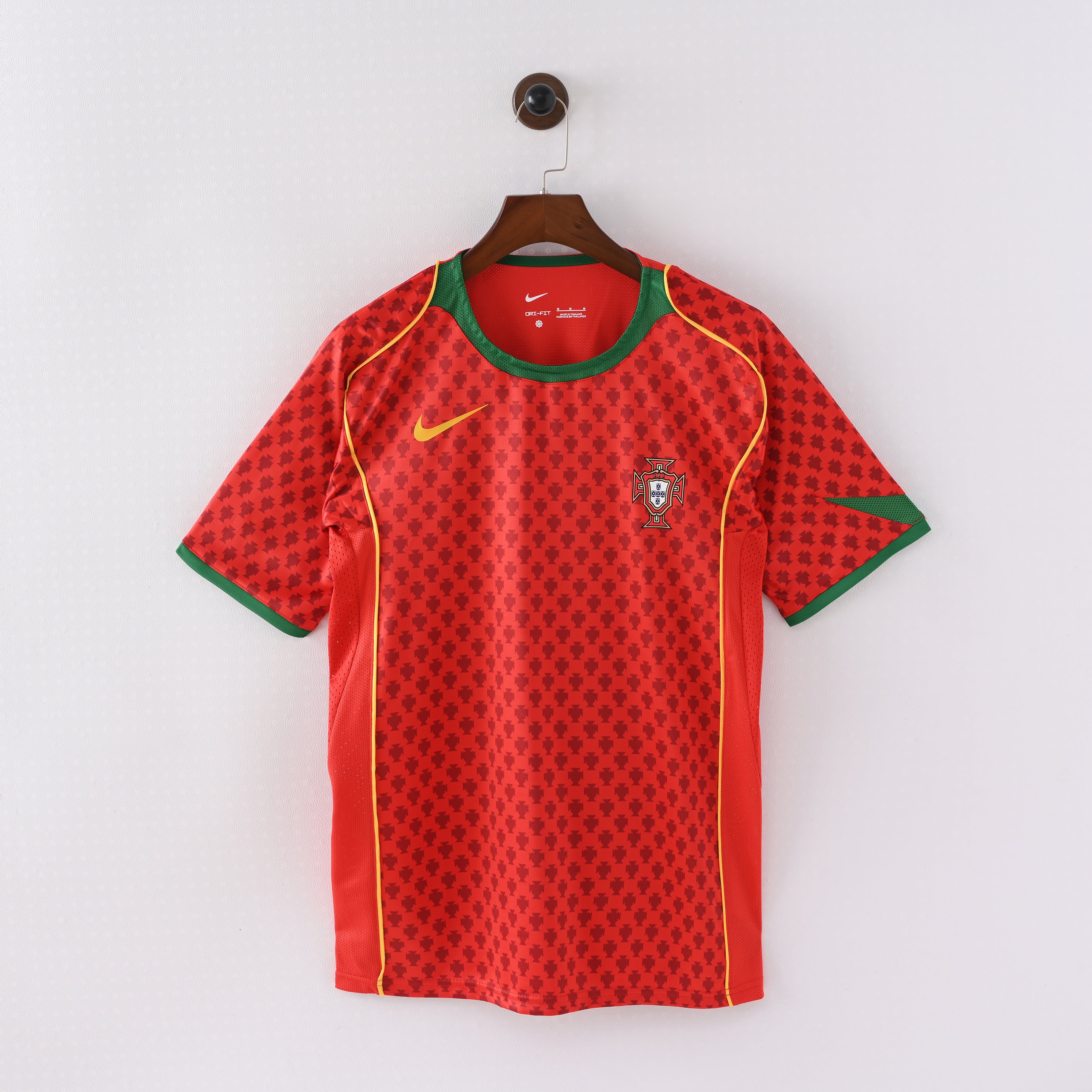 PORTUGAL HOME 2004